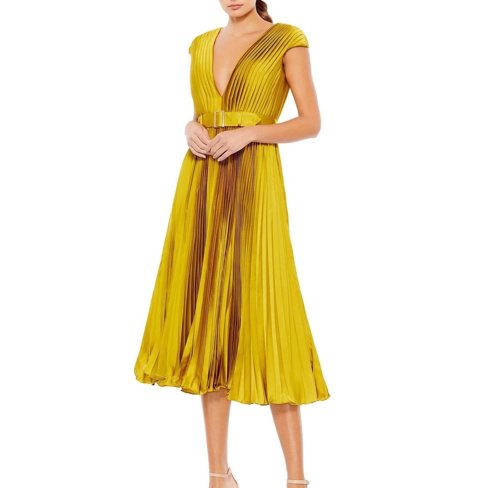 Mac Duggal 26483 Pleated Chartruese Belt Dress Size 6 NWT MSRP $338